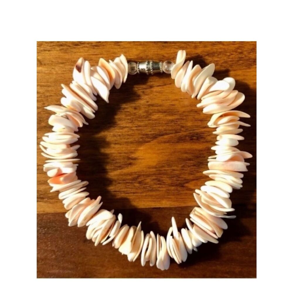 Seashell Bracelet in Peachy Orange/Cream 9” Long